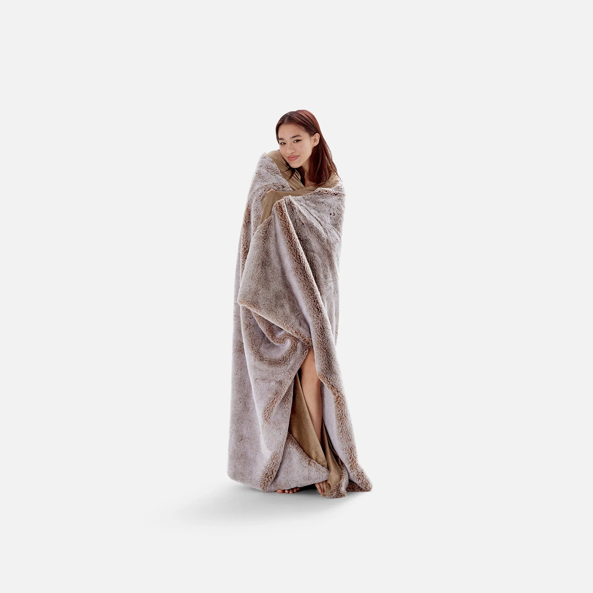 Deluxe Faur Fux Throw